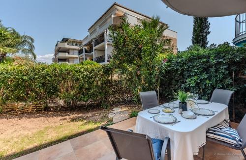 Saint Raphael appartement 4 étoiles neuf en rez de jardin privatif