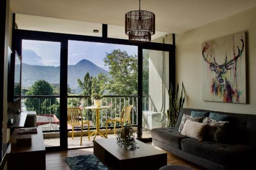 Avitat Joy City &Volcano View 2Brm Pool &Gym