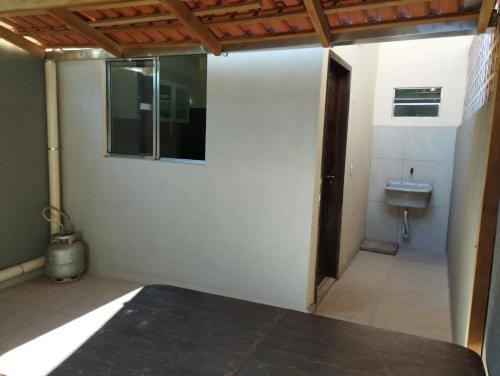 Ένα μπάνιο στο Sobrado com 3 quartos perto do mar #04