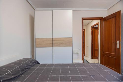 Apartamento en el Cabanyal enfrente de la Marina Real