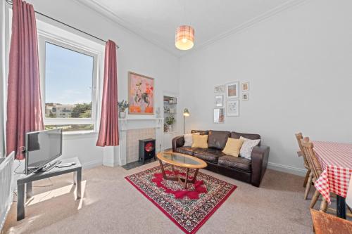 Cosy 1 Bedroom Apartment next to Fountain Park - Edinburgh photo 3