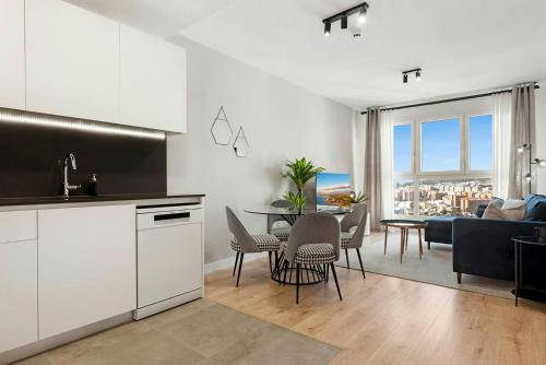 Malaga Eye - Pool Gym Parking Free