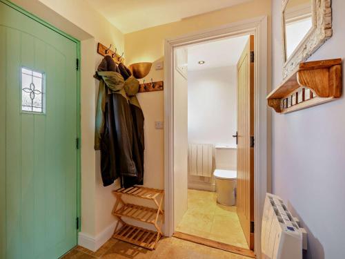 Ένα μπάνιο στο 1 Bed in Barnstaple 93422