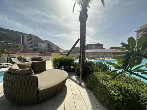 Bazén v ubytování New! Luxury Central Complex with Pool Access & Sleeps 4 Ppl nebo v jeho okolí