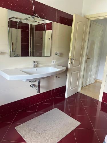 Artificial Lake View Apartament