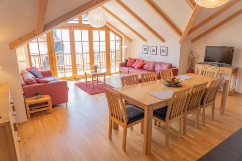 Μια τηλεόραση ή/και κέντρο ψυχαγωγίας στο Jana 5 by SMR Rauris Apartments - close to Gondola and Spa