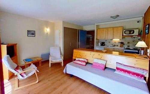 Η κουζίνα ή μικρή κουζίνα στο CASA-Joubarbe 4p terrace in Arvieux