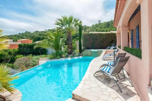 CASA-Capussambre spacious villa with sea view heated pool air con sauna Les Issambres