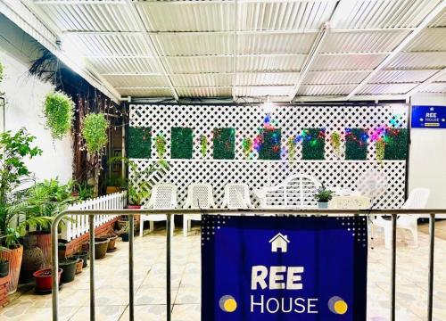 Gallery image of Ree House Sukhumvit Adults Only Guesthouse near MRT in Bangkok