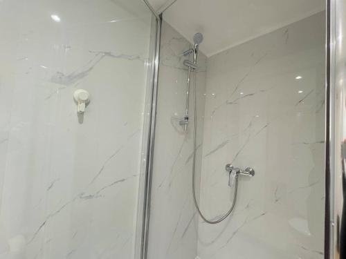 Bilik mandi di ⁂ Appartement élégant et central à Nice
