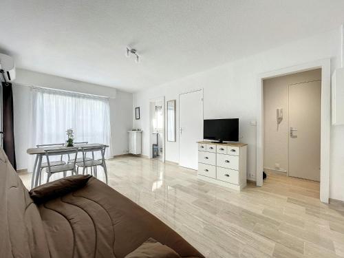 Studio Centreville Golfe Juan-2 couchages-Terrasse