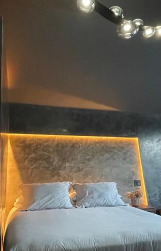 Ένα ή περισσότερα κρεβάτια σε δωμάτιο στο Emrose Luxury Cabins