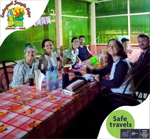 Επισκέπτες που μένουν στο Ecological Jungle Trips & Lodge All Inclusive