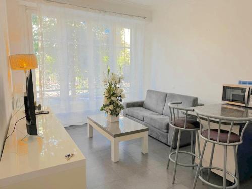 Charmant 2 pièces 600m plage 1km de la gare