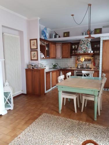 Η κουζίνα ή μικρή κουζίνα στο Dina Riviera
