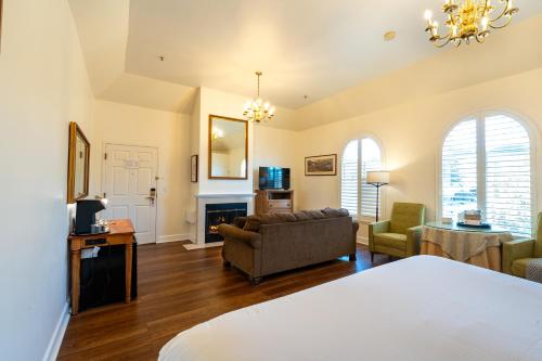 Μια τηλεόραση ή/και κέντρο ψυχαγωγίας στο Elm House Inn