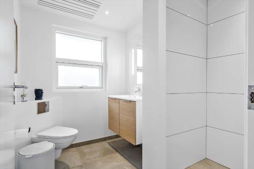 Ванная комната в 1110-Ringkobing-Hjelmevej-145-a