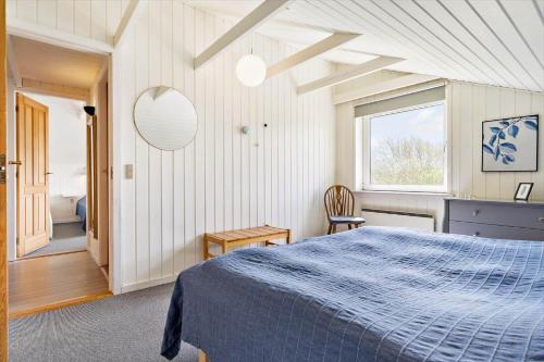 Ένα ή περισσότερα κρεβάτια σε δωμάτιο στο 349-Hvide-Sande-Anker-Eskildsens-Vej-70