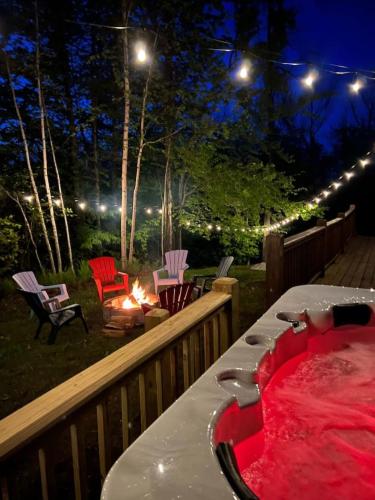 Fotografie z fotogalerie ubytování Wine Moose w Hot tub Fireplace Sauna 9min to Mt Snow v destinaci Dover