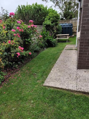Taman di luar Cilhaul 3 bedroom holiday let