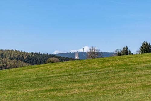 アパートメントから撮影された、または一般的な山の景色