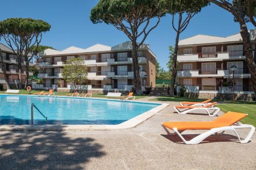Apartment in Calella de Palafrugell with a pool and parking