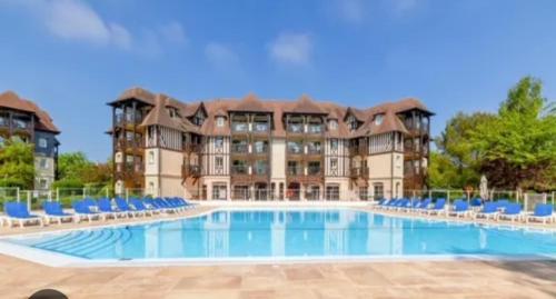 L'instant Deauville - F2 avec Piscine - Résidence du Golf