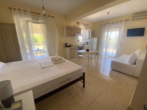 Gambar di galeri bagi Sofia' s Beach House di Toroni