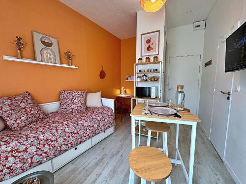 Studio canapé-lit - 2 min Gare Compiègne - Arrivée autonome