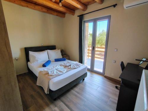 Gallery image of Vrisses Cretan Retreat -Pool -Mountain View in Vryses
