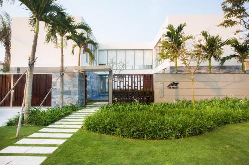 The Yacht Villa – Photos 2