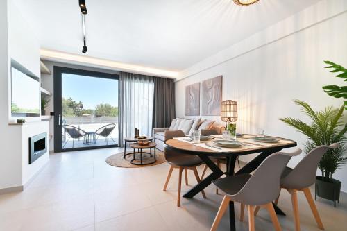 Aqua luxury apartments
