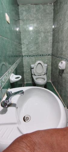 Bilik mandi di kun titi