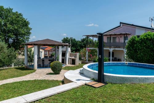 Holiday house with a swimming pool Radmani, Porec - 16440