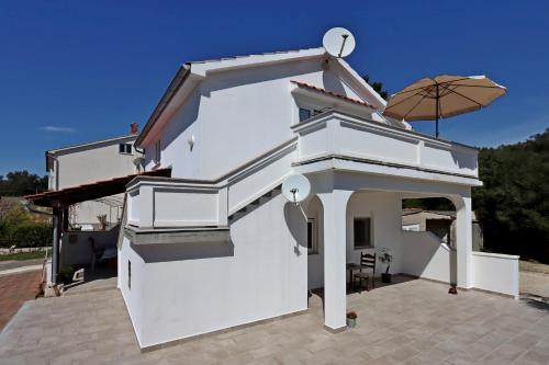 Apartments with parking spaces Suha Punta, Rab - 17239