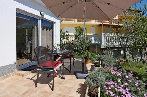 Apartments with parking space Suha Punta, Rab - 17239