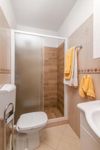 Apartments with parking space Stinjan, Pula - 23546