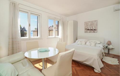 Beautiful Apartment In Lovran With Wifi
