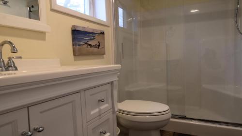 Vannituba majutusasutuses Crepe Myrtle Cottage