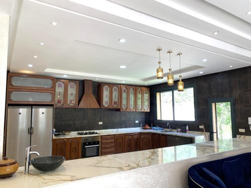 Kuchyň nebo kuchyňský kout v ubytování luxury villa ourika
