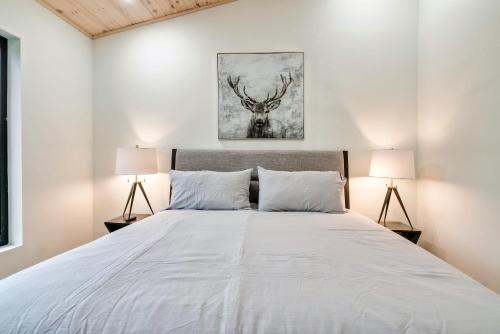 Cozy Retreat Luxurious stay with Pool & Hot Tub photo 40