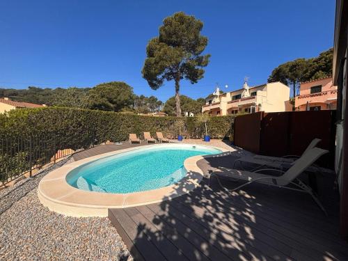 Maison d'angle accueillante avec piscine privée à L'Estartit
