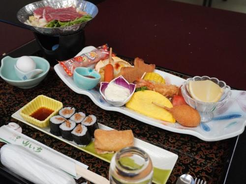 旅館の敷地内または近くでの食事または食べ物