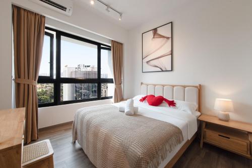 Postel nebo postele na pokoji v ubytování Agile Bukit Bintang by Avery at KLCC#5 mins to Pavilion &TRX#Garden Pool#Free Parking#中英文房东