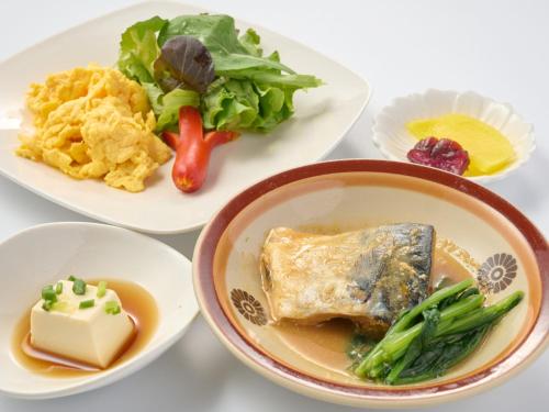 Makanan di atau berdekatan hotel