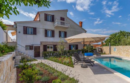 2 Bedroom Stunning Apartment In Medulin