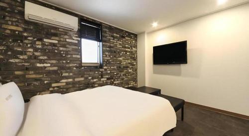 Televisyen dan/atau pusat hiburan di B&F Hotel