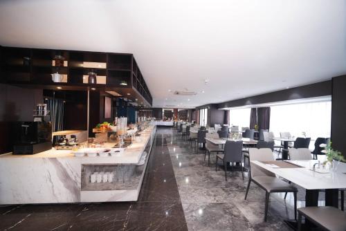 Restoran atau tempat lain untuk makan di Zhonghao International Hotel