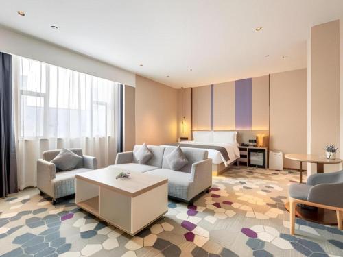 Khu vực ghế ngồi tại Lavande Hotel Zhongshan Shiqi Daxinxinduhui North Zhongshan Station