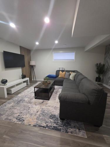 Χώρος καθιστικού στο Stylish, Fully furnished Brand-New suite